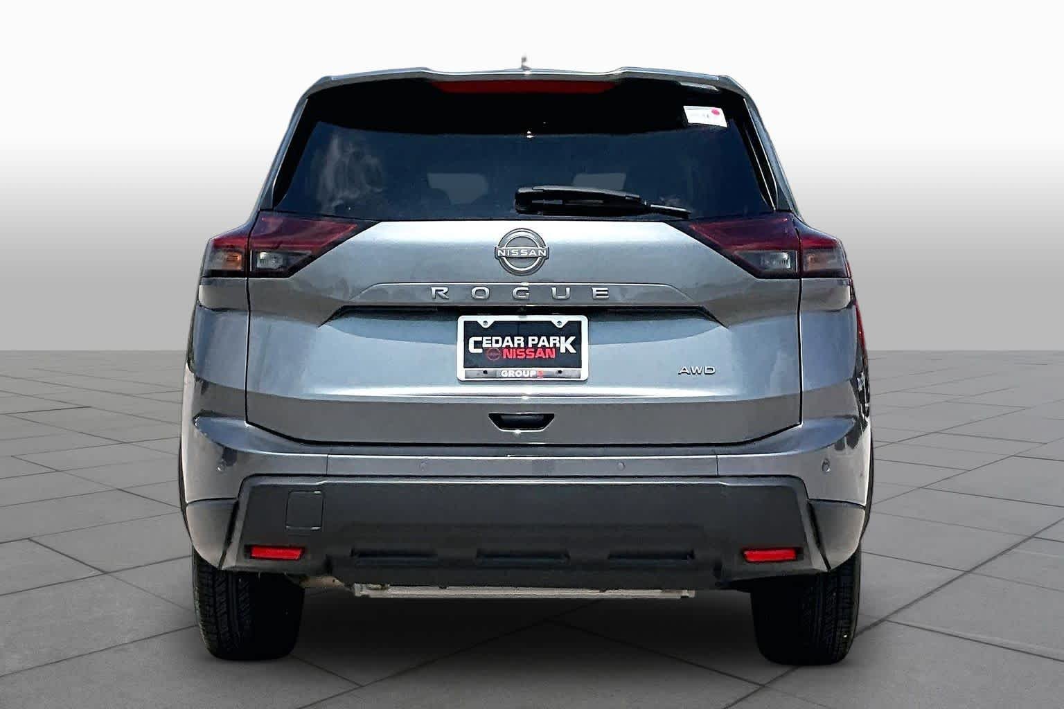 Used 2025 Gun Metallic Nissan SV image 5