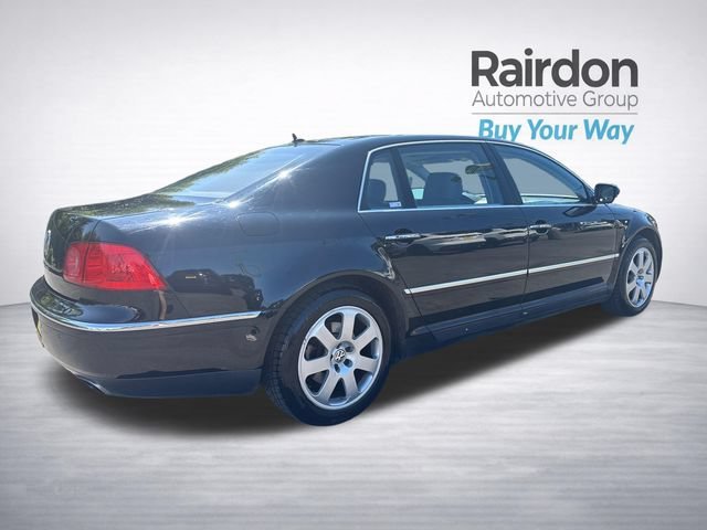 Used 2004 Black Volkswagen V8 image 7