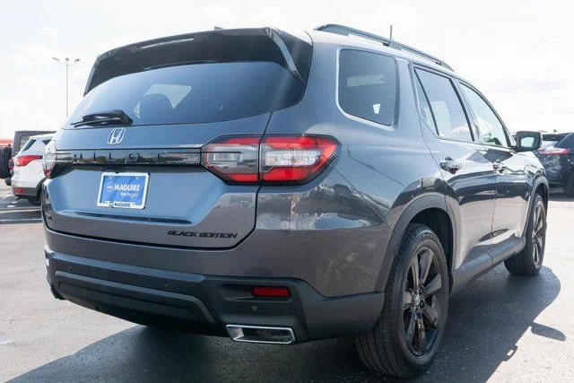 Used 2025  Honda Black Edition image 6
