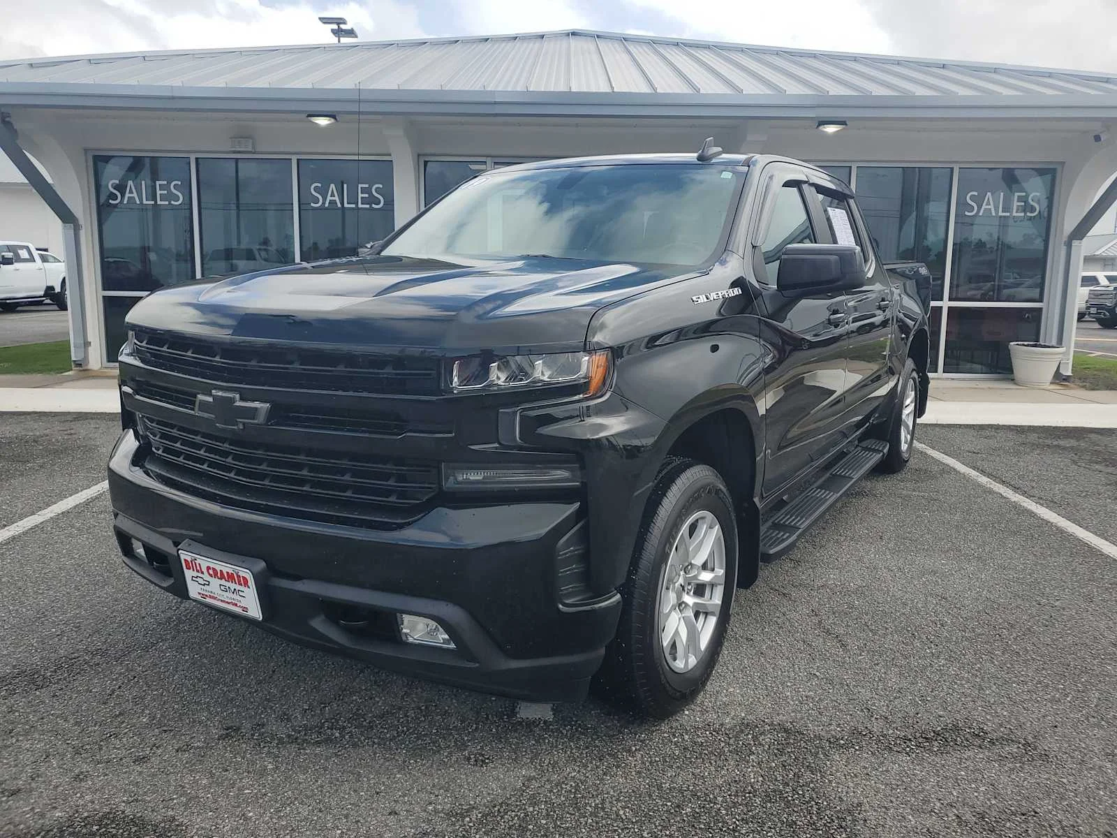 Used 2019 BLACK Chevrolet RST image 1