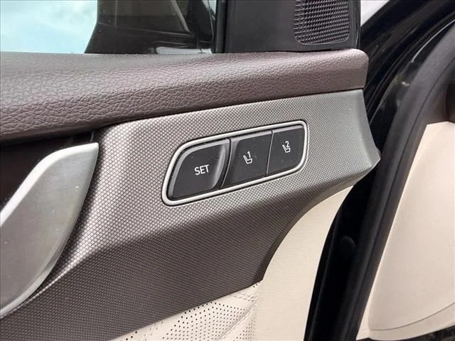 Used 2020 Black Hyundai Limited image 25