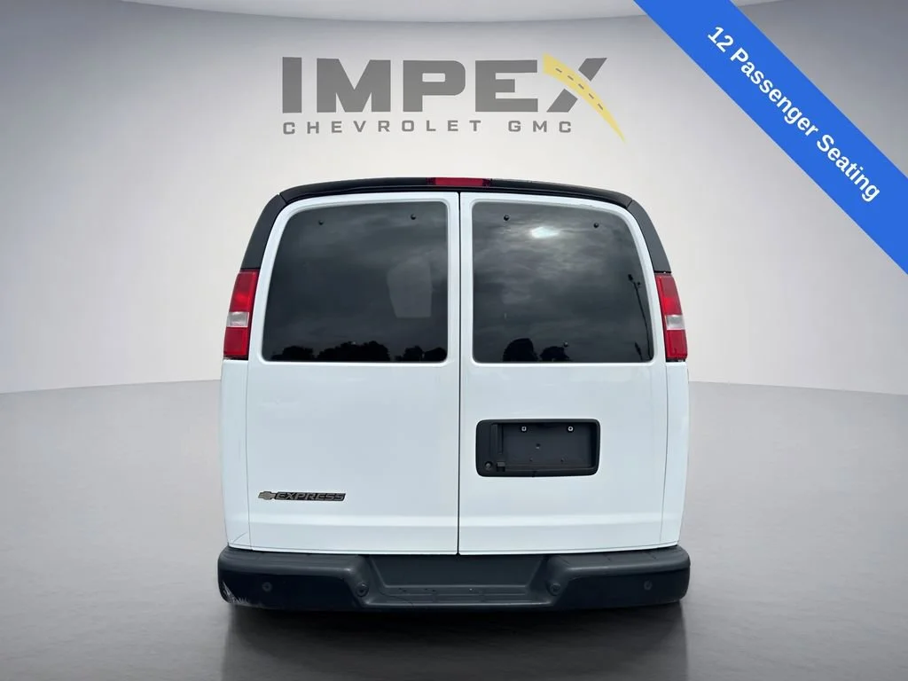 Used 2023 Summit White Chevrolet 1LS image 3