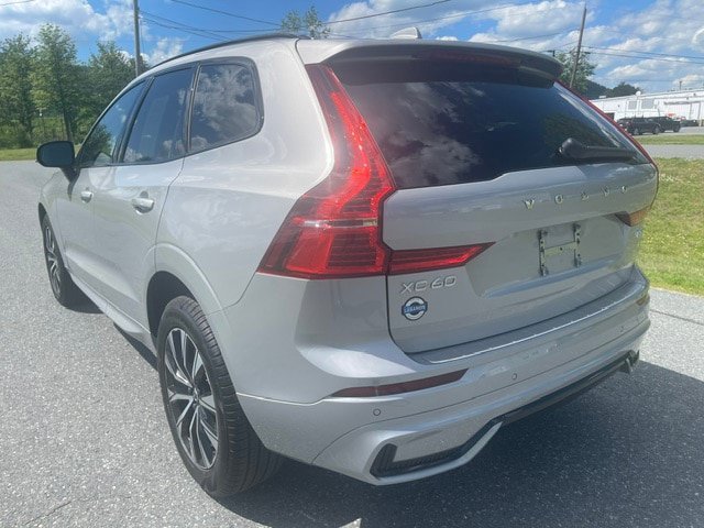 Used 2024 Silver Volvo Core Dark Theme image 2
