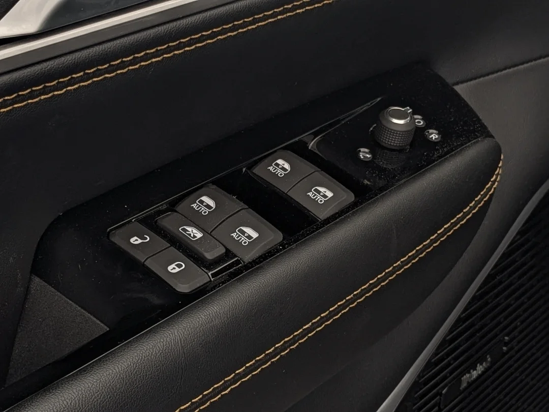 New 2026 Silver Jeep 85th Anniversary - - 4x4 - McIntosh Audio - Quilted Leather - Adaptive Cruise - Liftgate & More! image 13