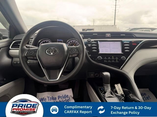 Used 2018 Gray Toyota LE image 16