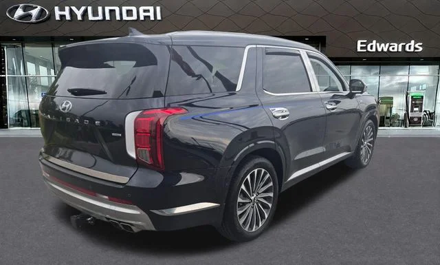 Used 2025 White Hyundai Calligraphy image 3