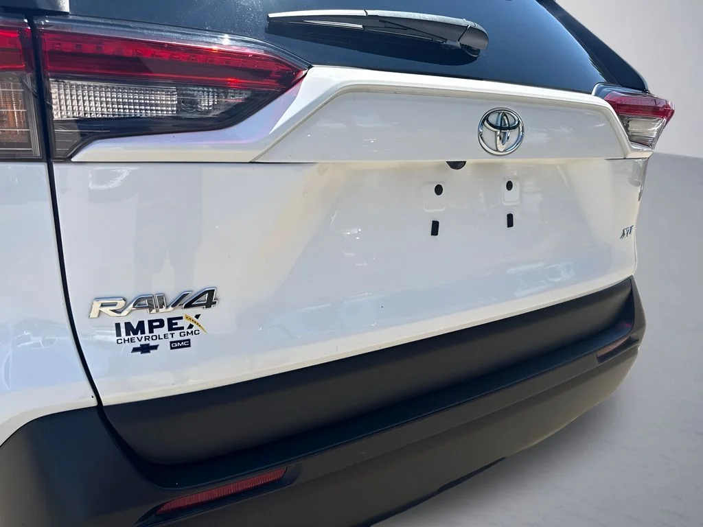 Used 2024 White Toyota XLE image 34