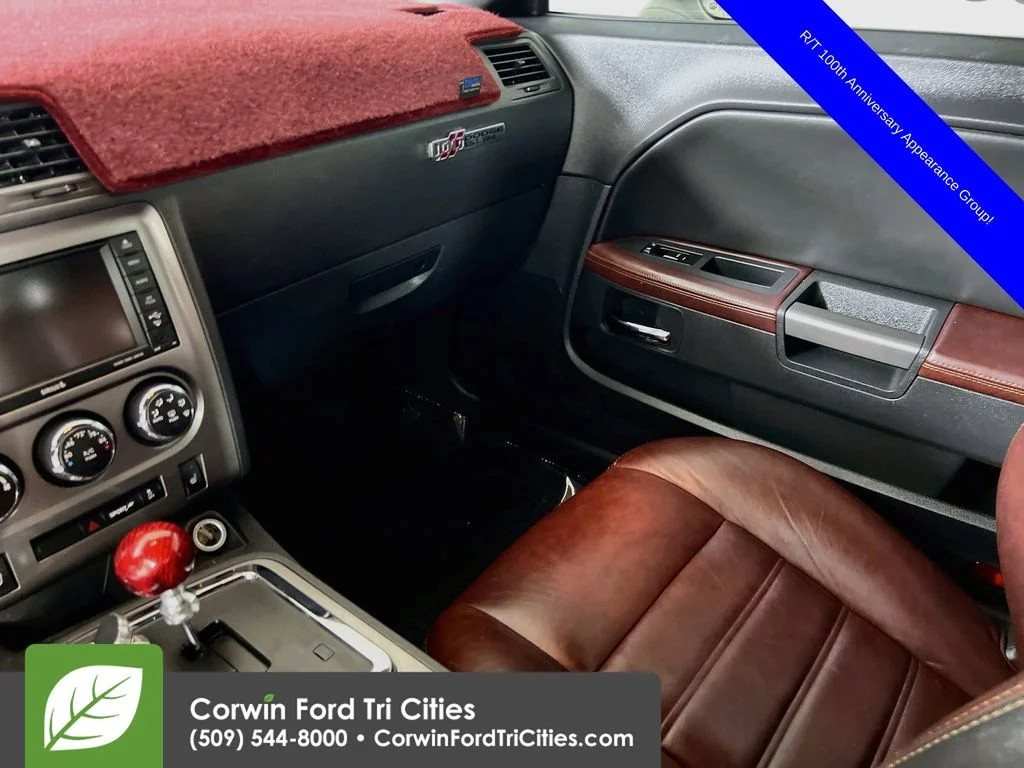 Used 2014 Bright White Clearcoat Dodge R/T image 25