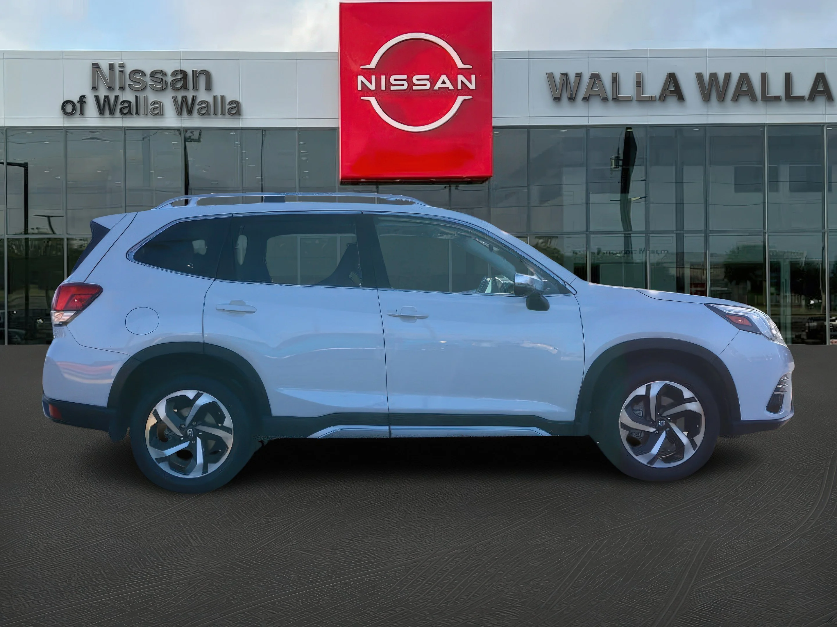 2022 Subaru Forester Touring - Photo 8