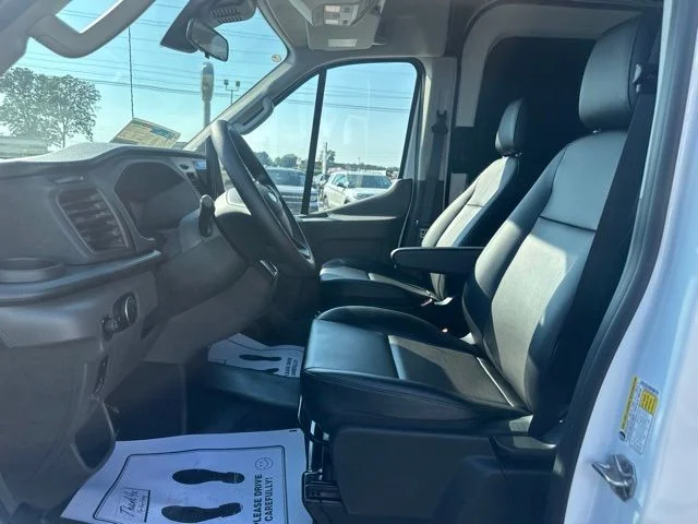 New 2026 Oxford White Ford Cargo Van image 31