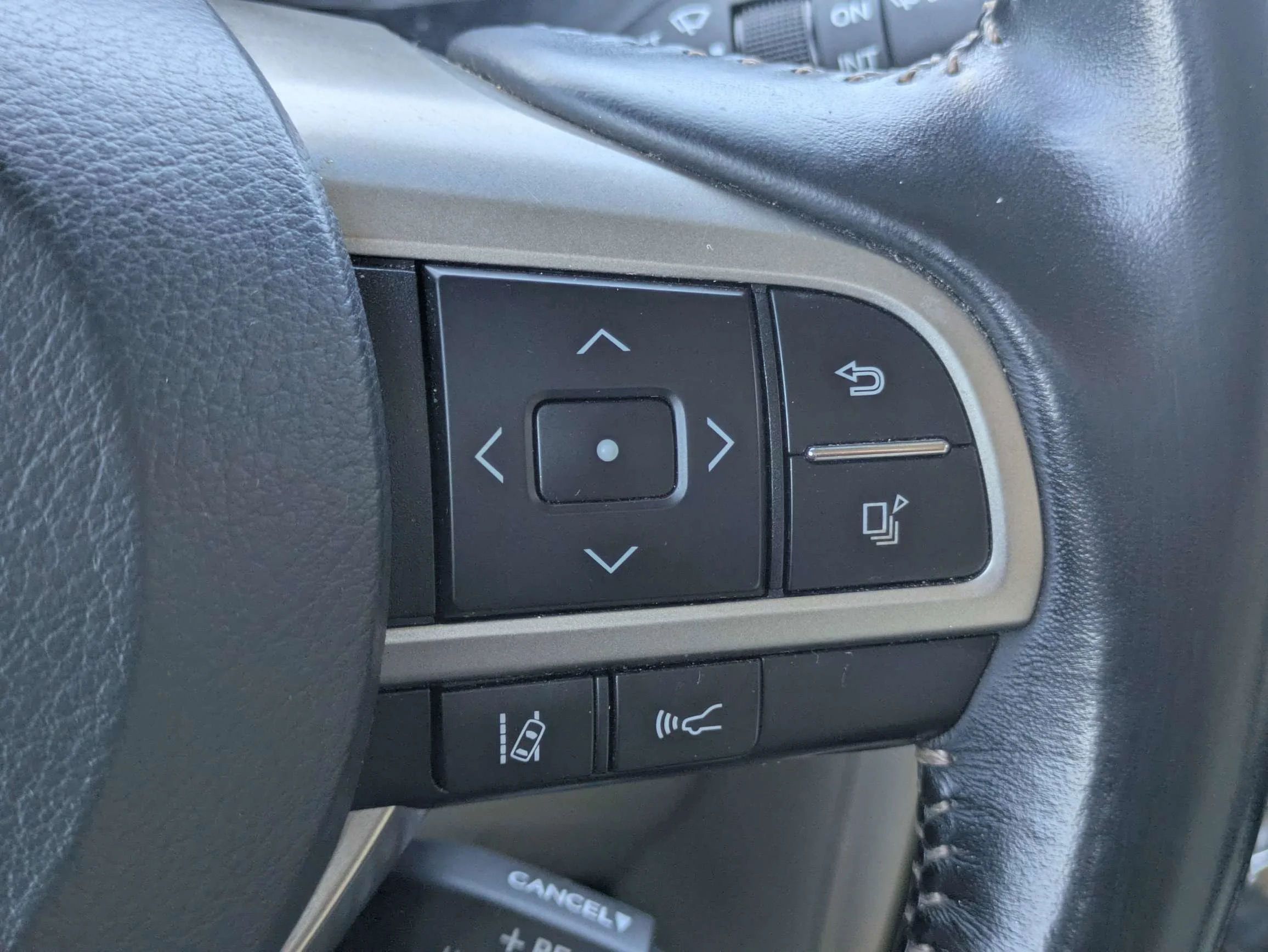 Used 2021 Black Onyx Lexus Premium Pkg w/Leather, Moonroof, Safety + System, & 3rd Row Seat image 25