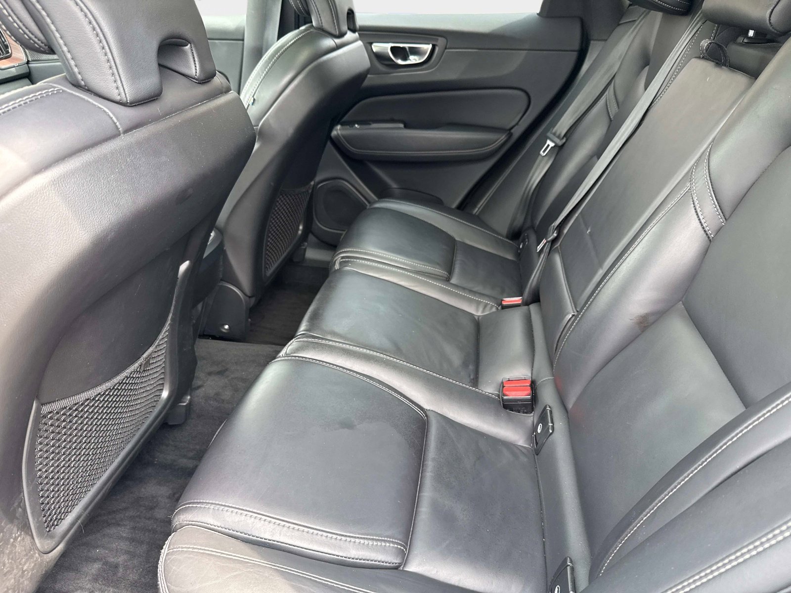 Used 2023 Crystal White Volvo Ultimate Bright Theme image 11
