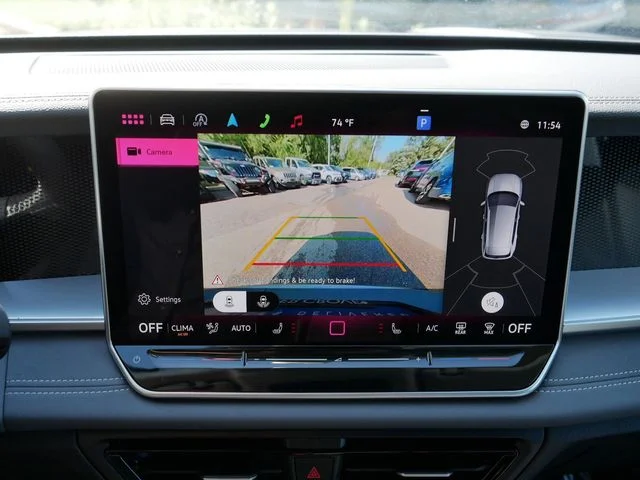 2025 Volkswagen Tiguan SE - Photo 12
