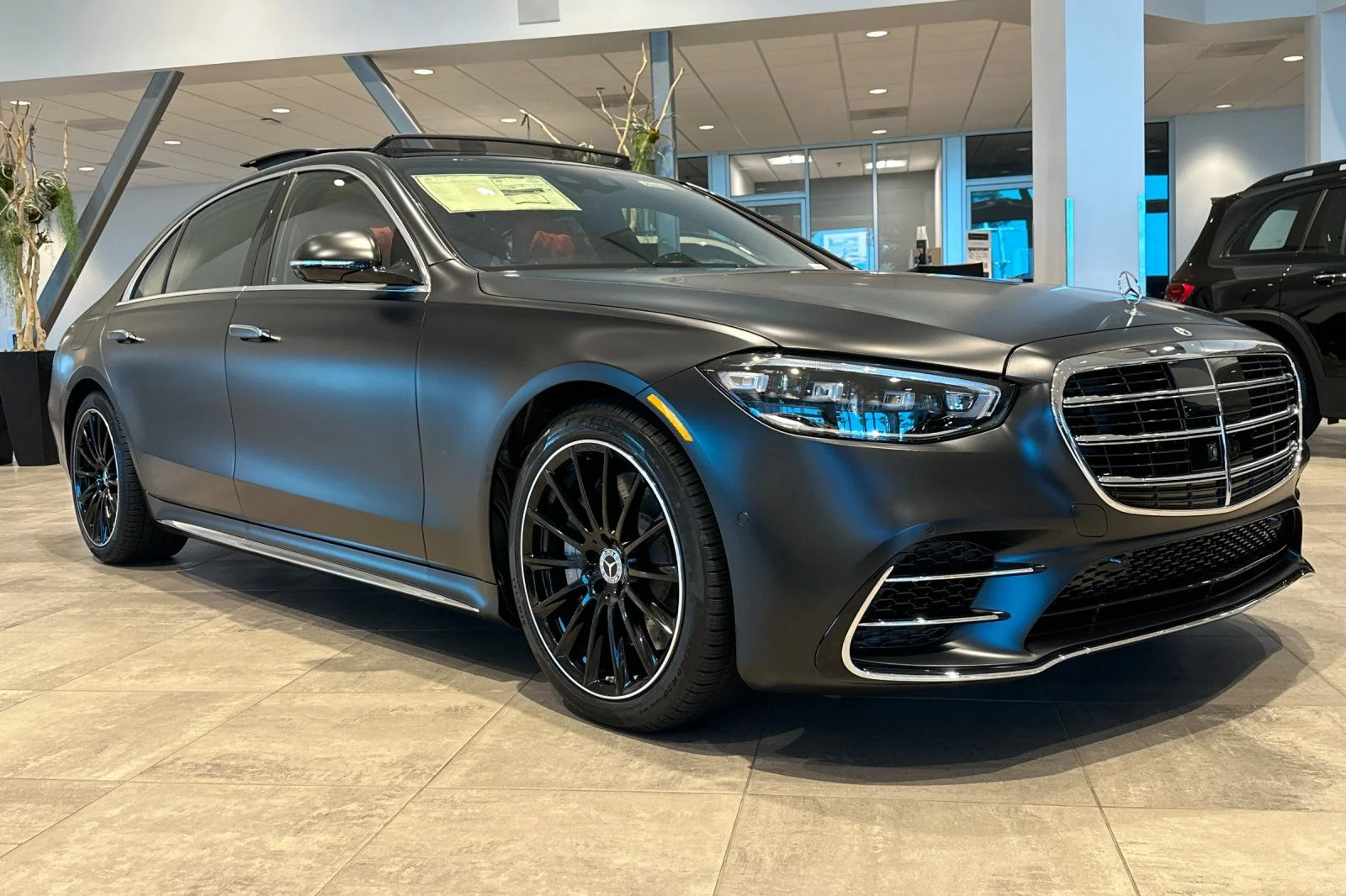 New 2026 Black Mercedes-Benz S 580 image 2
