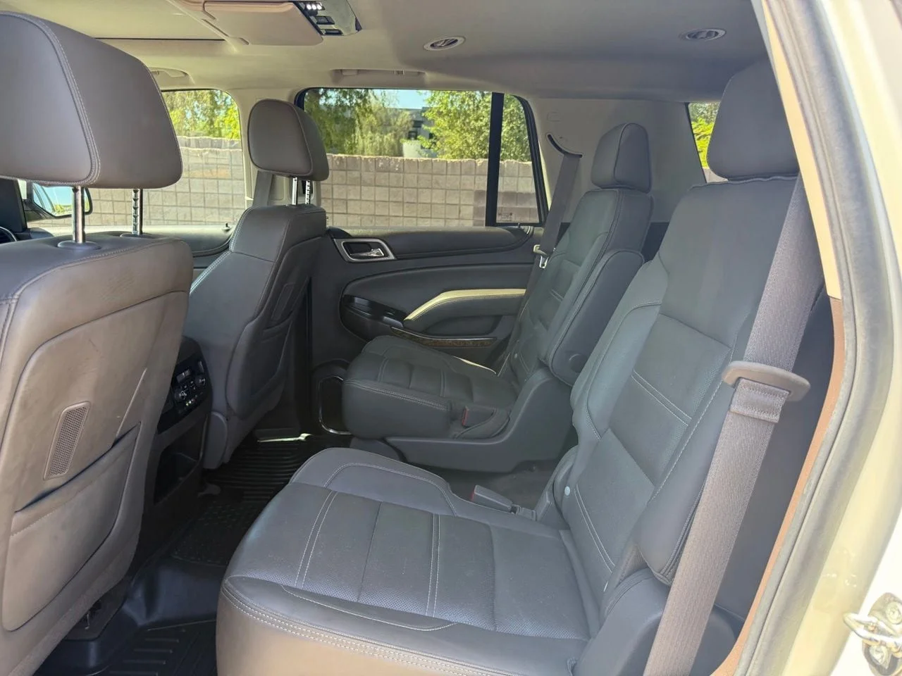 Used 2015 White Diamond Tricoat GMC Denali image 9