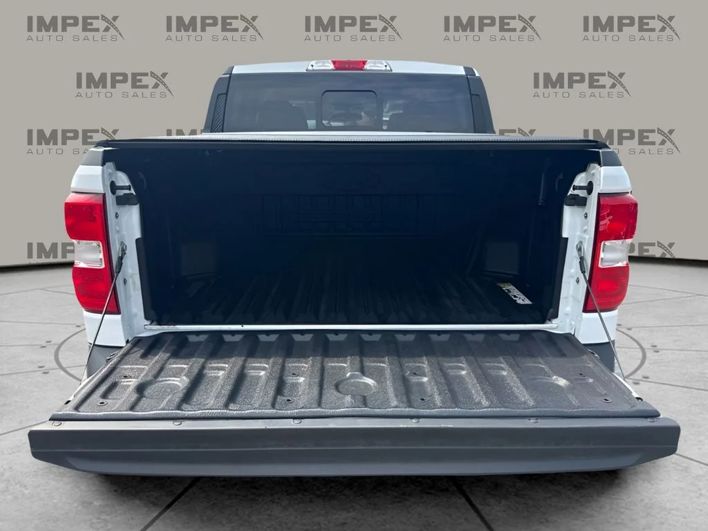 Used 2023 White Ford Lariat image 18