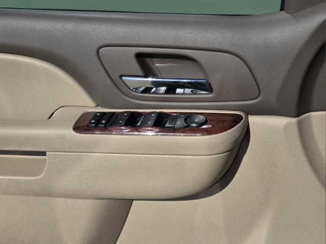 Used 2013 Gray GMC SLE 1500 image 17