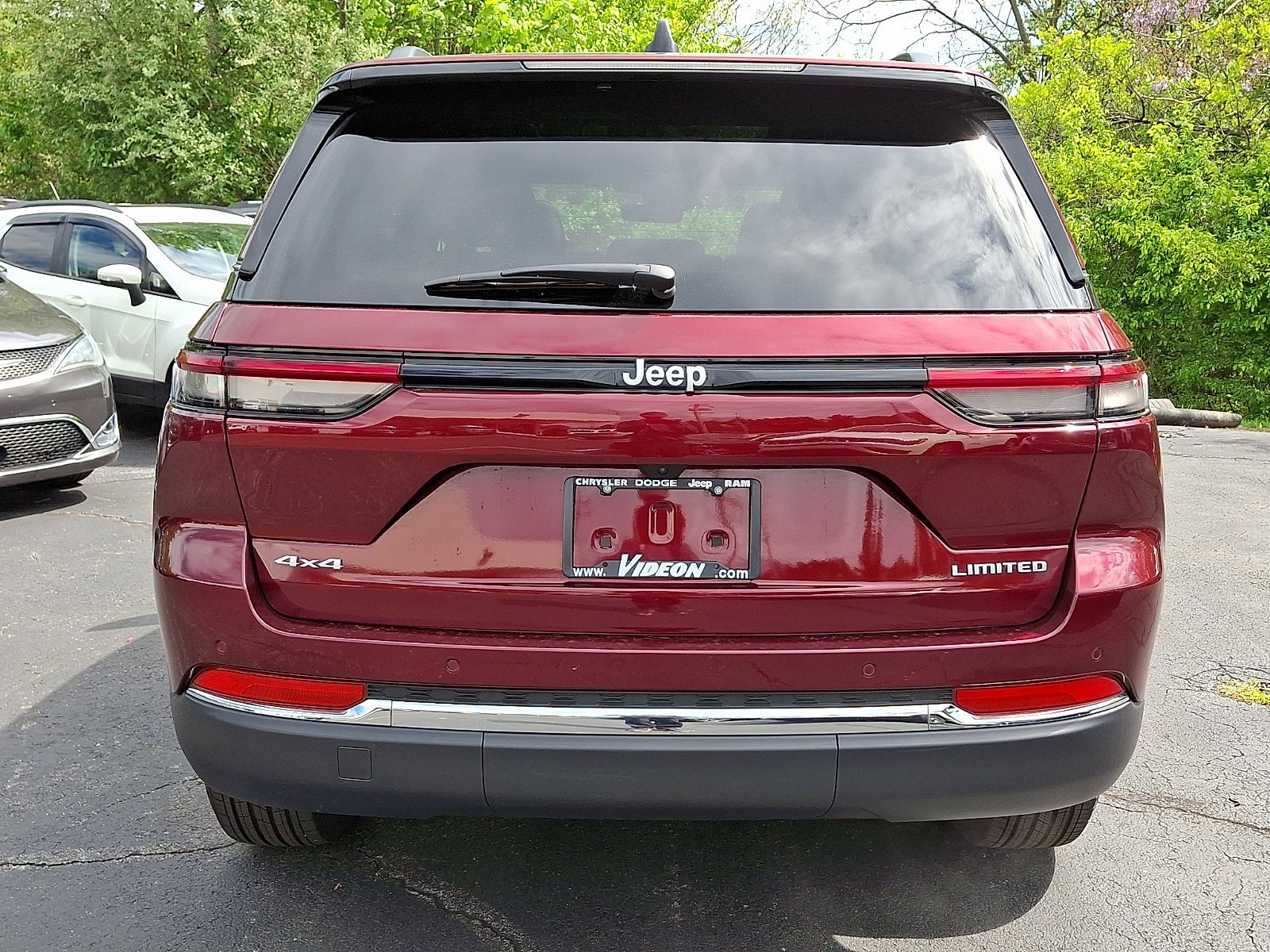 Certified Used 2025 Velvet Red Pearlcoat Jeep Limited image 5