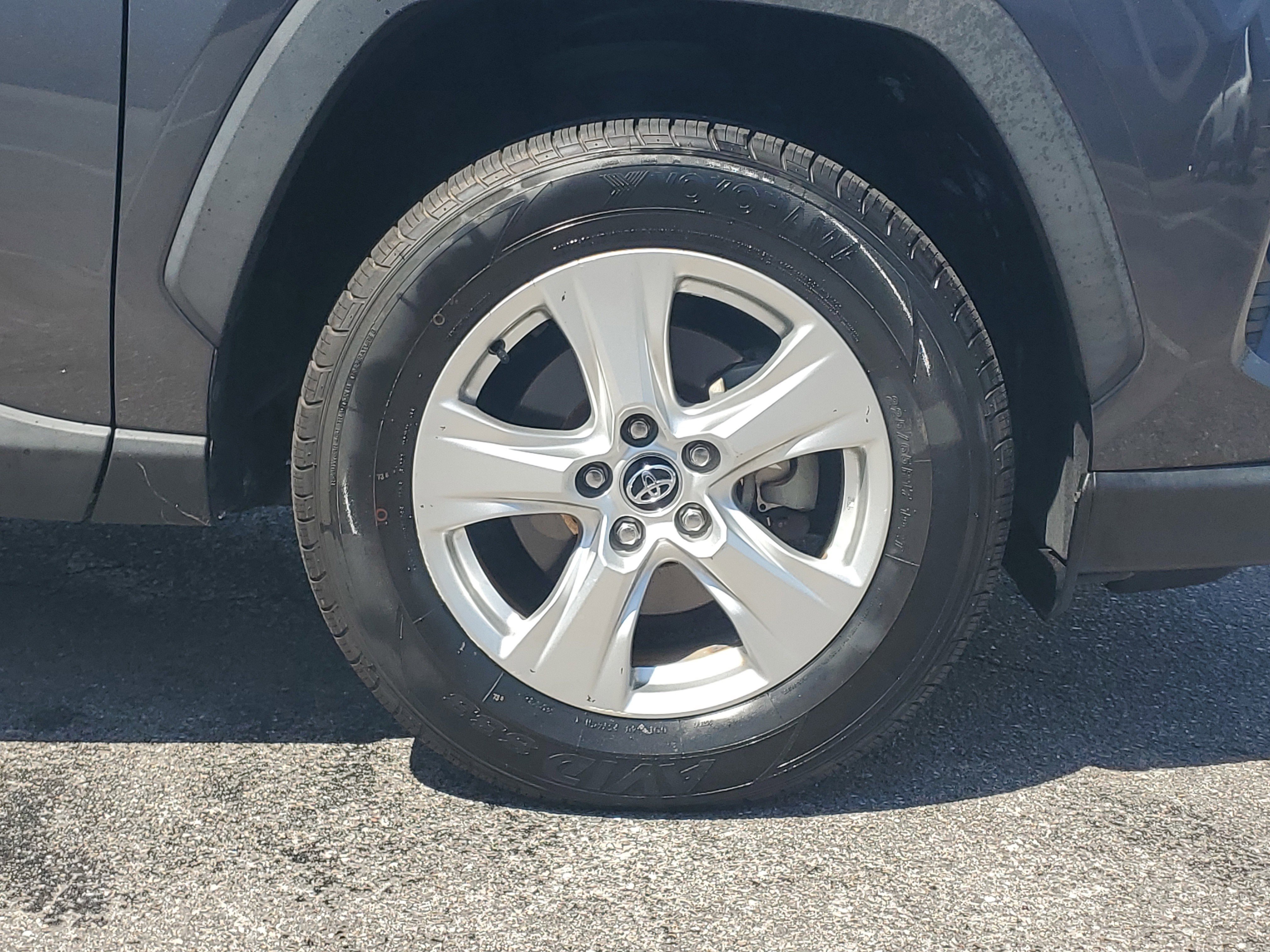 Used 2020 Magnetic Gray Metallic Toyota XLE image 6