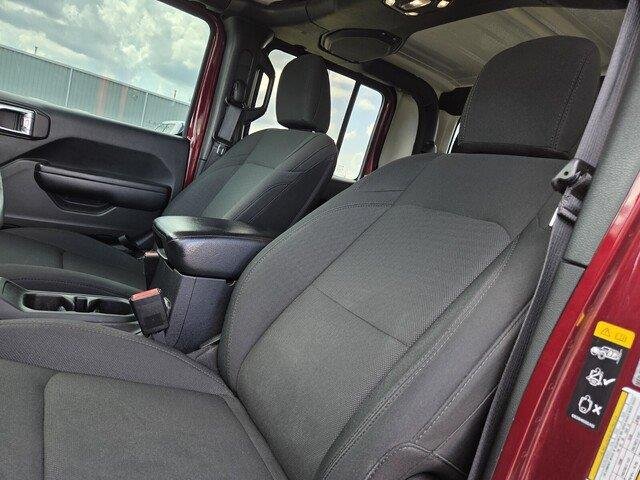 Used 2021 Snazzberry Pearlcoat Jeep Sport S image 13