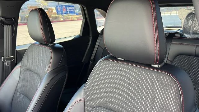 New 2025 Star White Metallic Tri-coat Ford ST-Line image 30