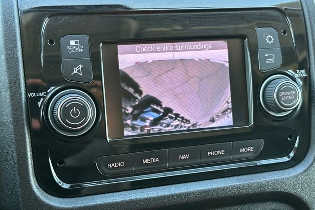 Used 2020 White Ram Base image 16