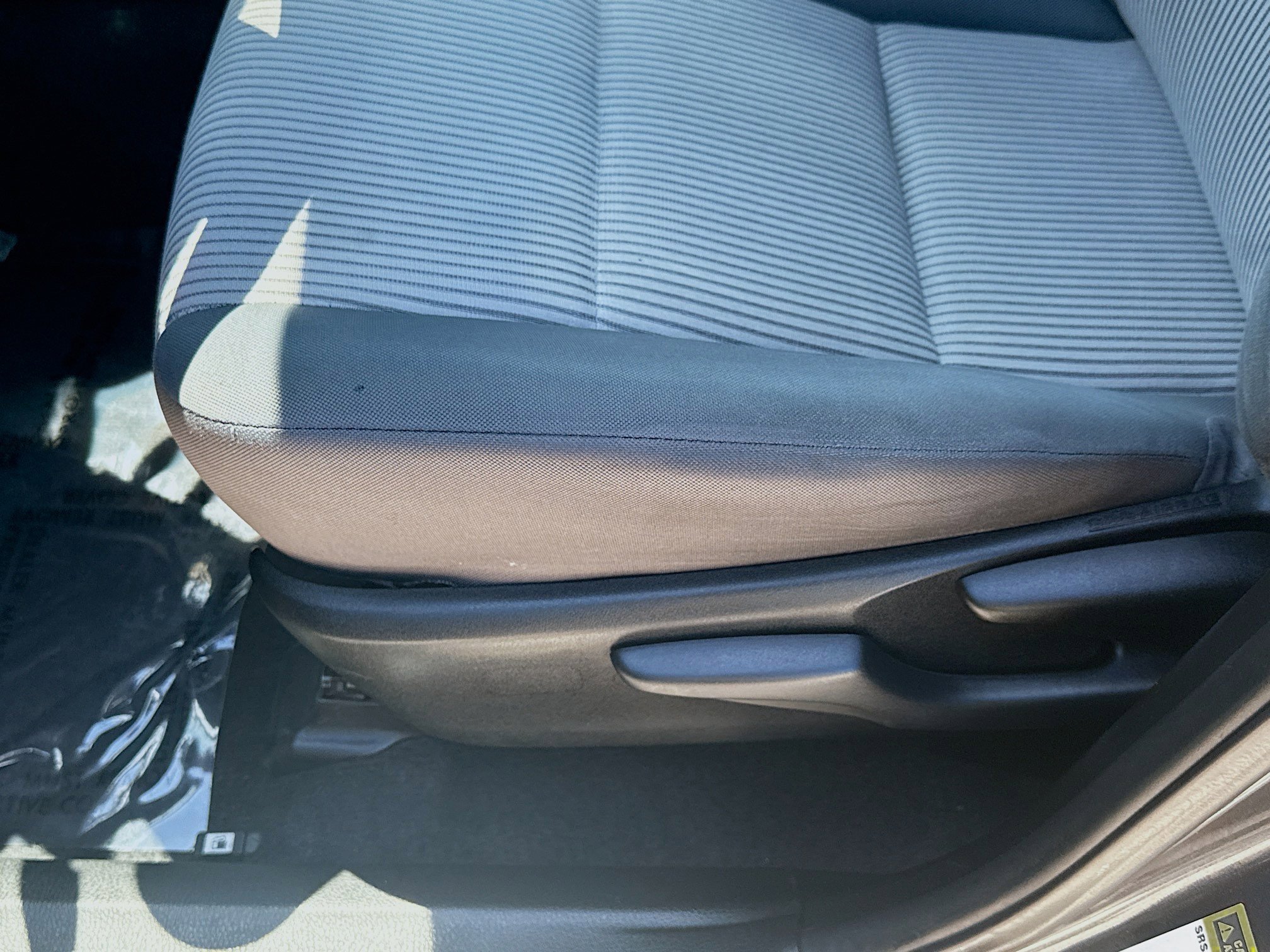 Used 2015 Magnetic Gray Metallic Toyota LE image 17