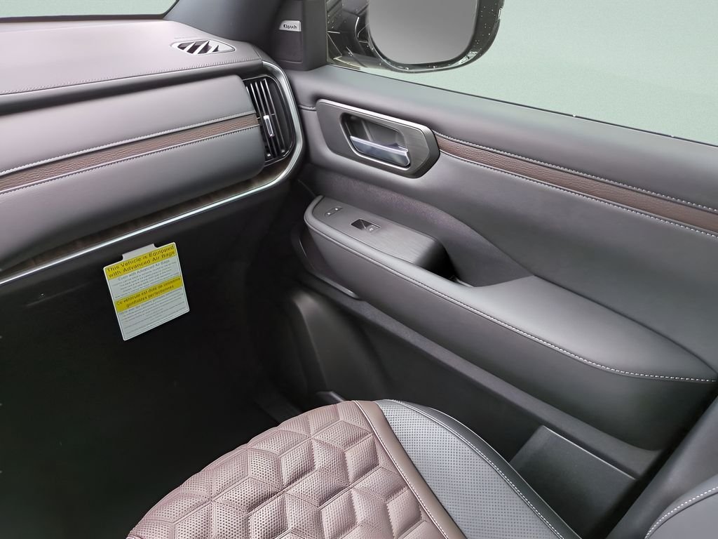 New 2026 Super Black Nissan Platinum Reserve image 17