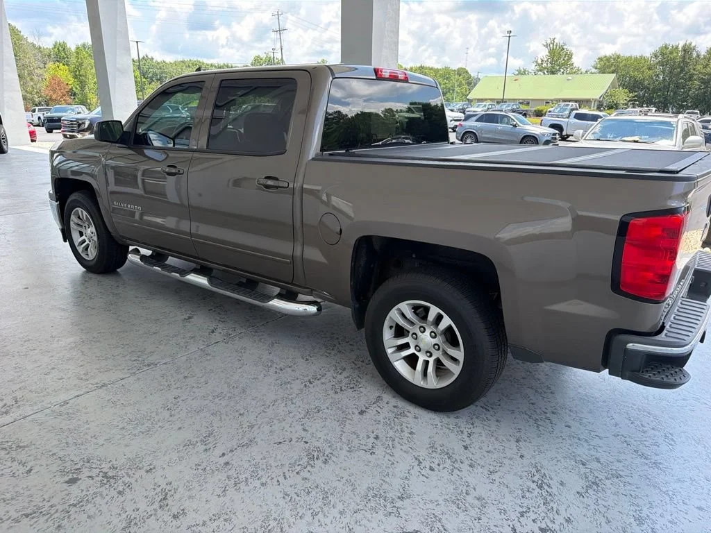 Used 2015 BROWNSTONE METALLIC Chevrolet LT image 5