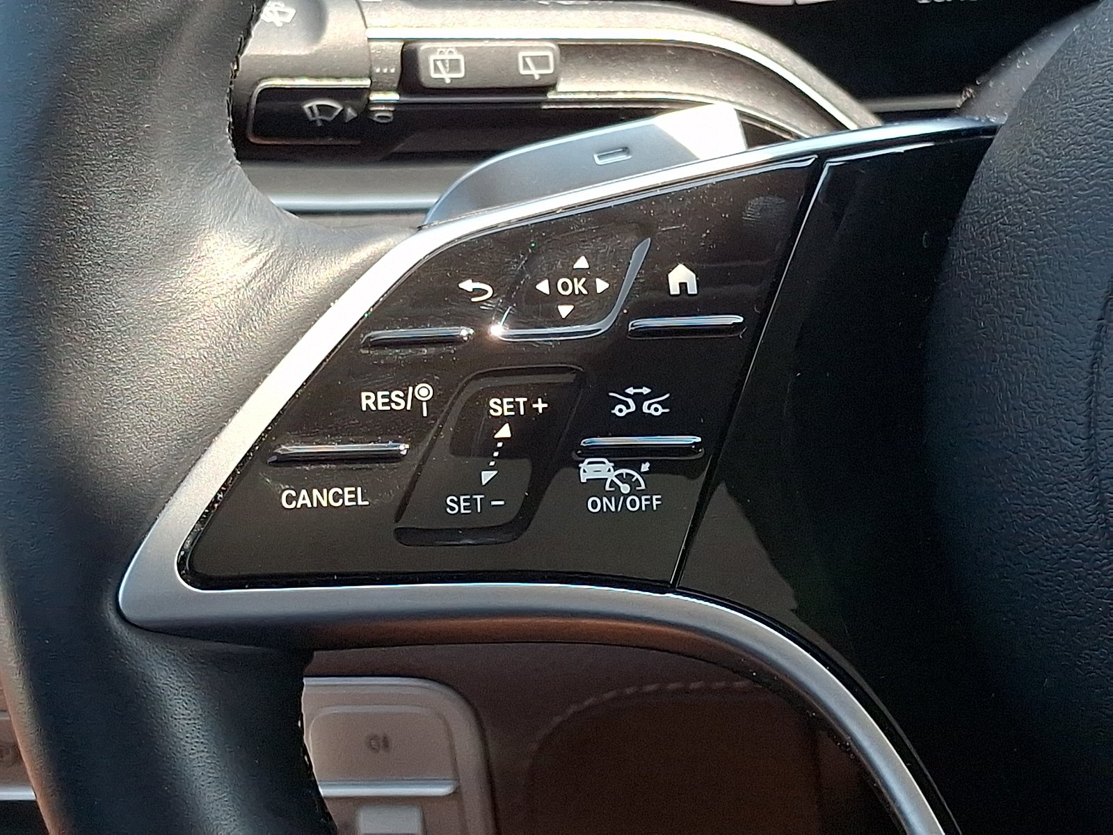 Certified Used 2025 Black Mercedes-Benz 4MATIC® image 22