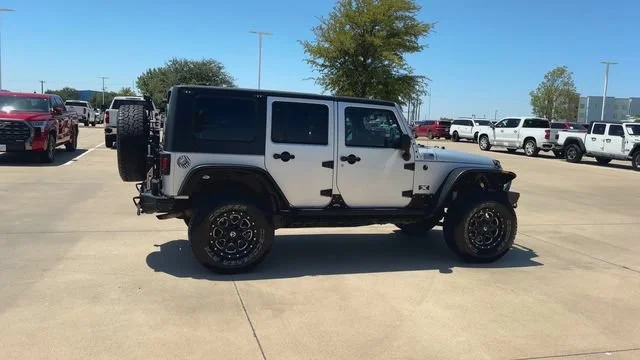Used 2009 Silver Jeep X image 9