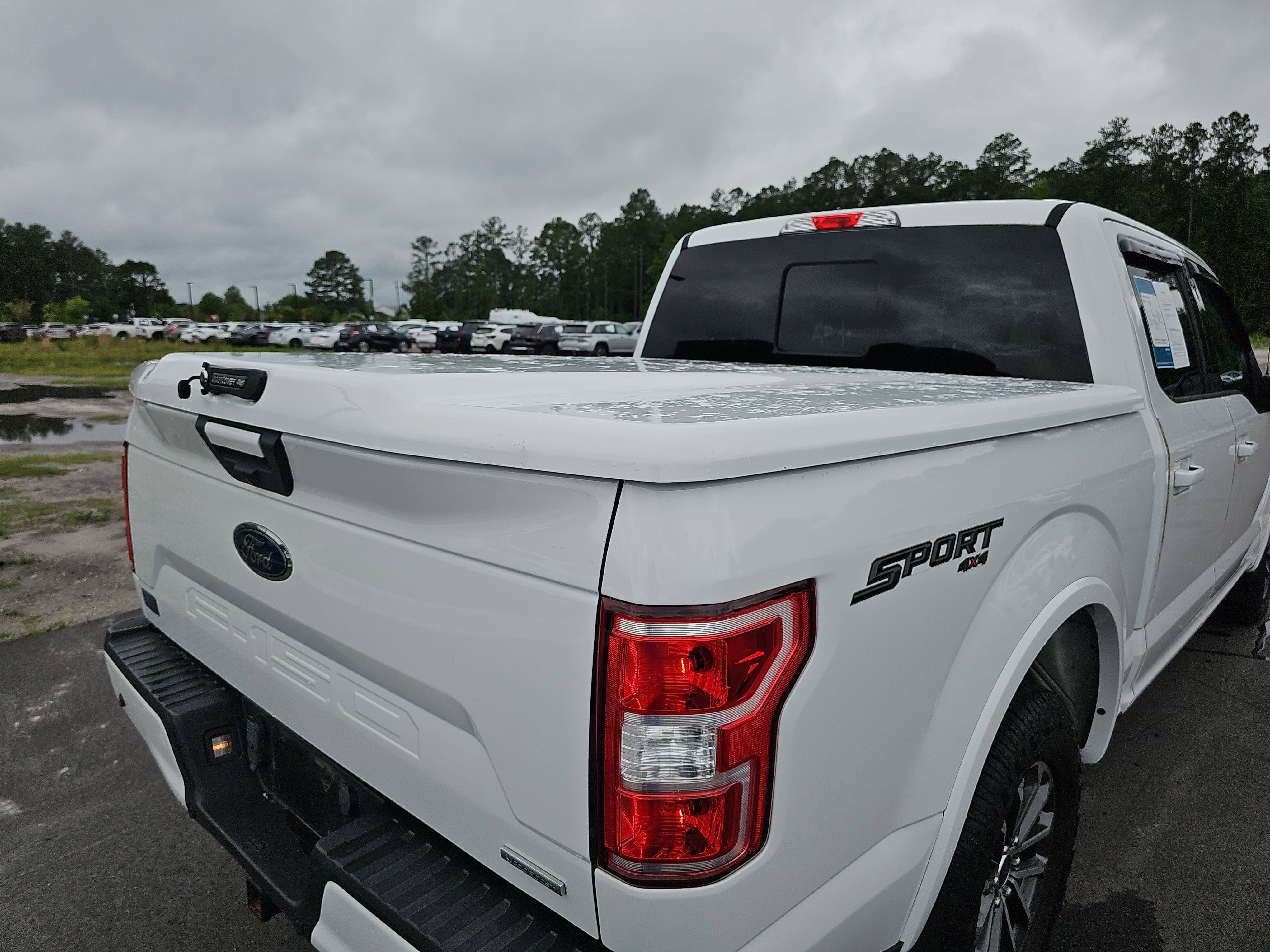 Used 2018 Oxford White Ford XLT image 12