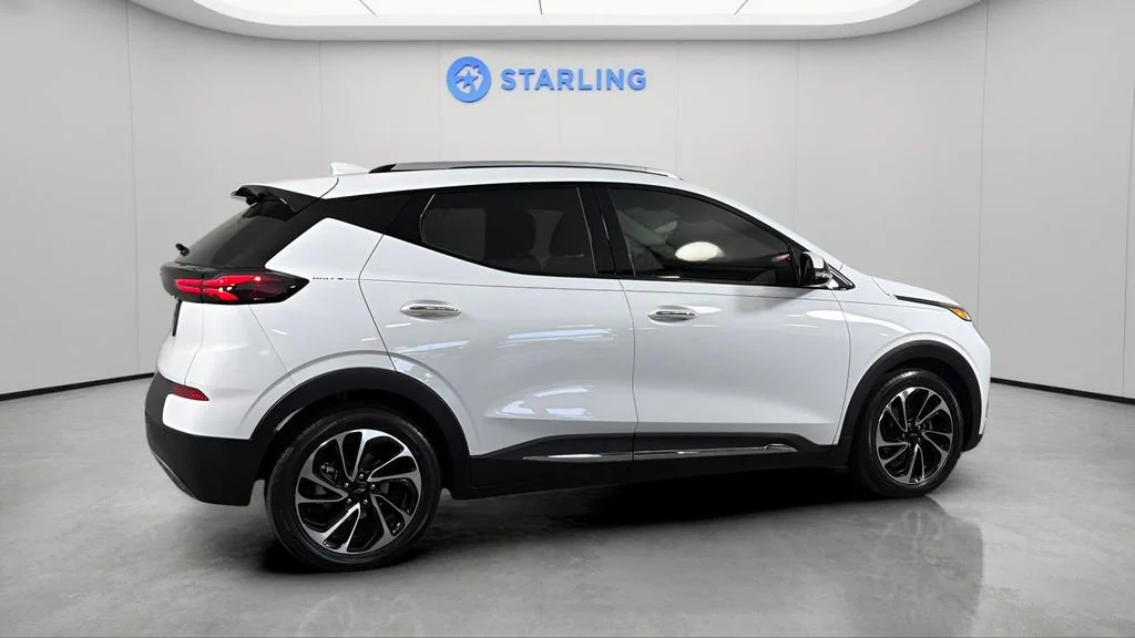 Used 2023 Summit White Chevrolet Premier image 10