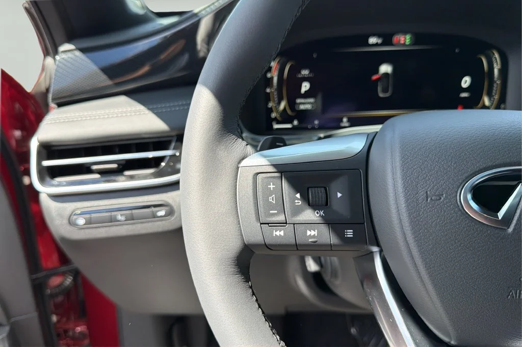 New 2027 2T SUN RED INFINITI Sport AWD image 22