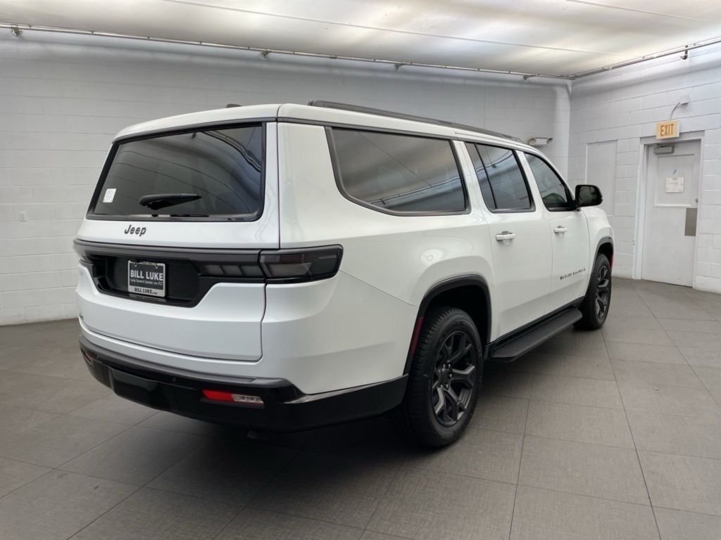 New 2026 Bright White Clear-Coat Exterior Paint Jeep Limited Altitude image 4