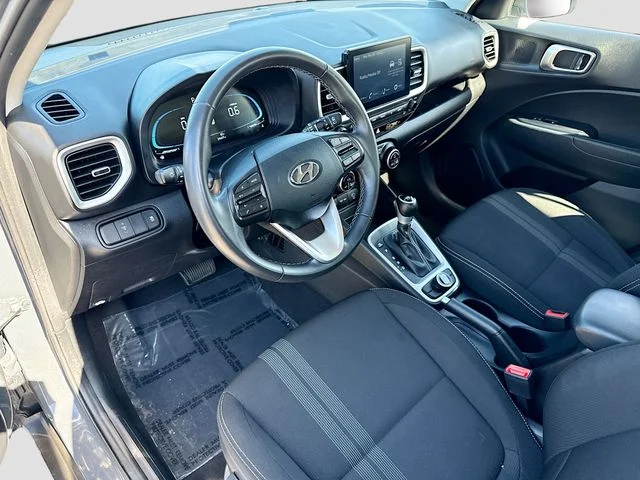 Used 2025 Gray Hyundai SEL image 9
