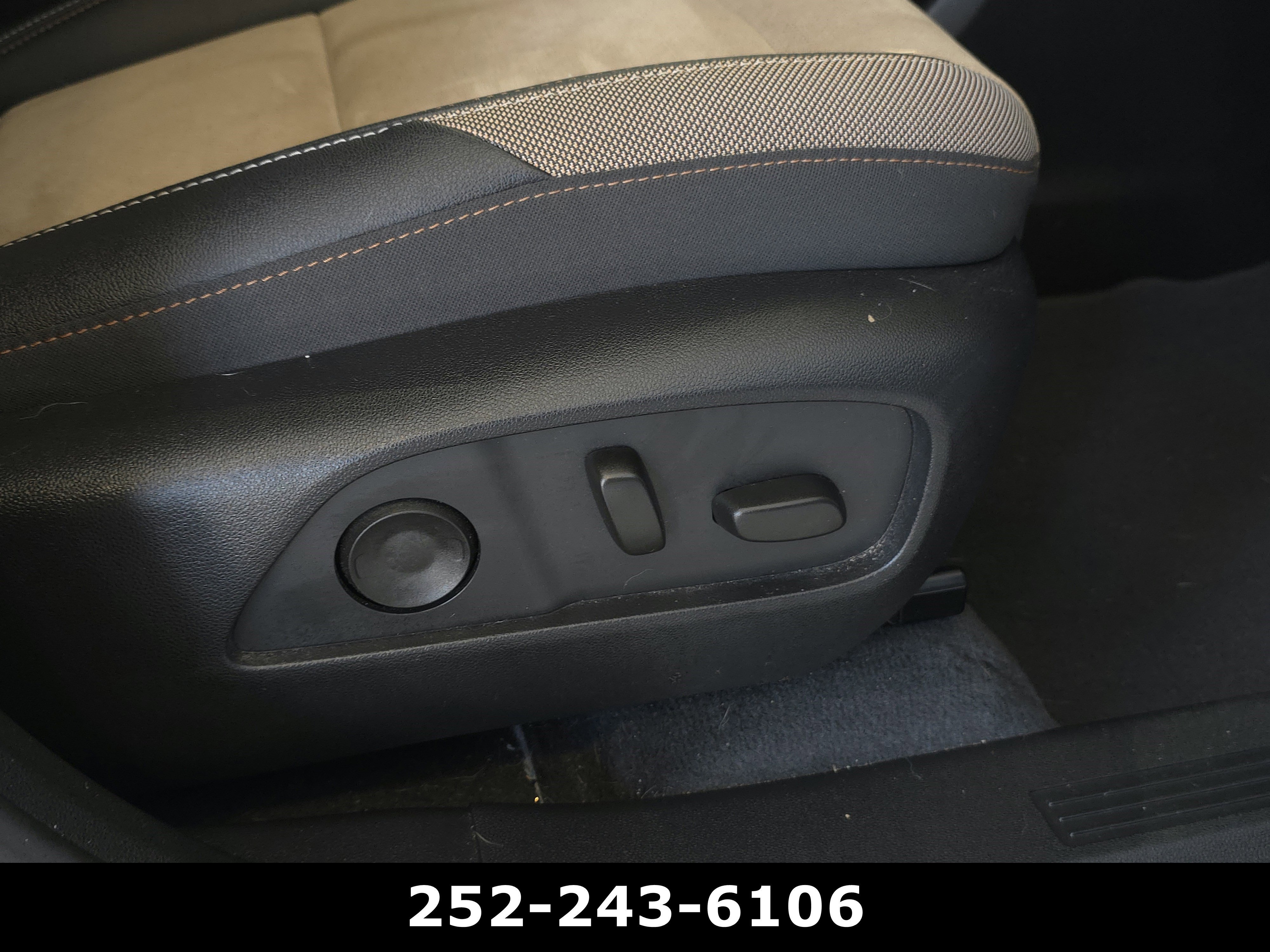 Used 2025 Sterling Gray Metallic Chevrolet FWD ACTIV image 43