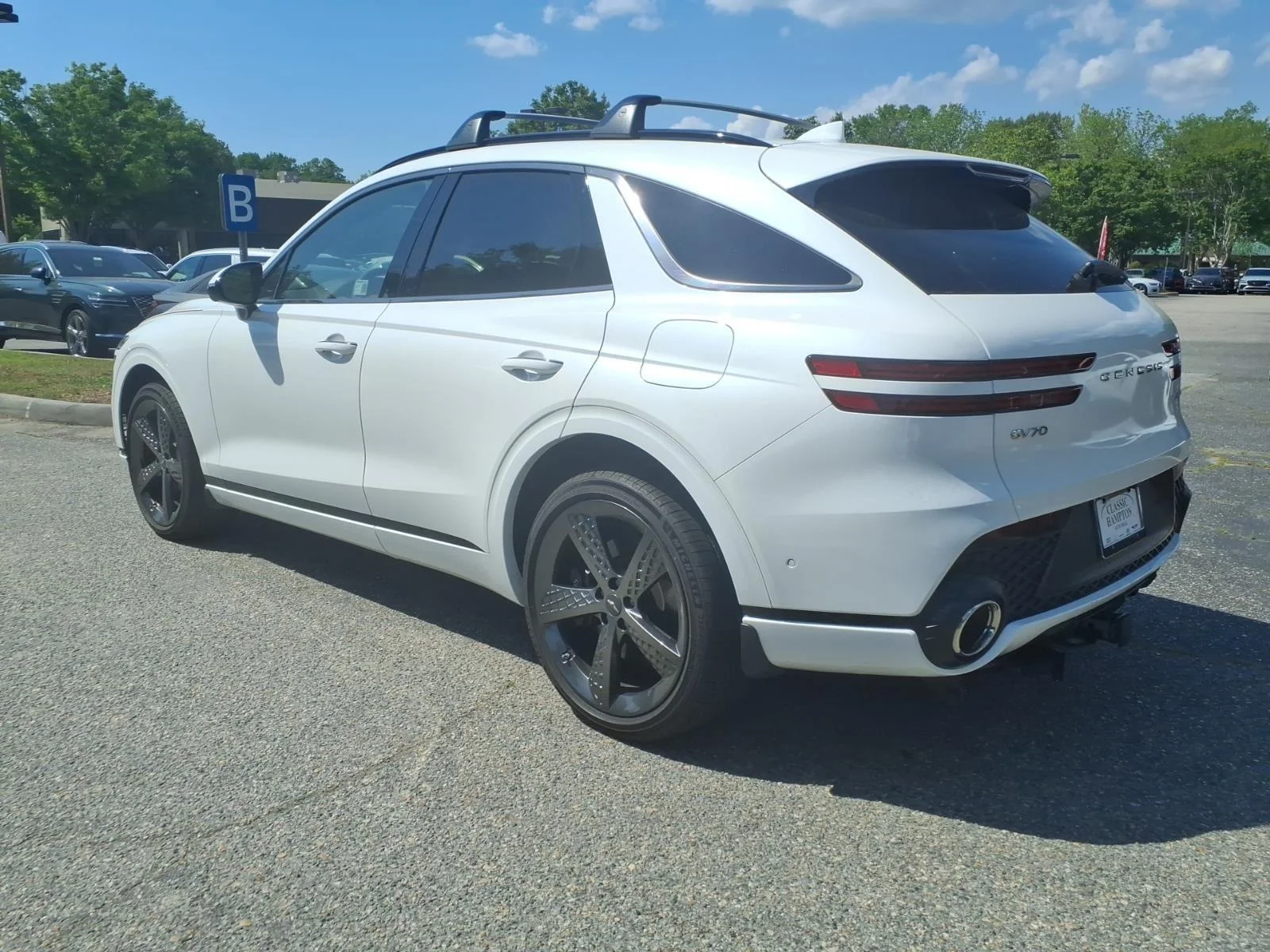 Certified Used 2025 Uyuni White Genesis 3.5T Sport image 8