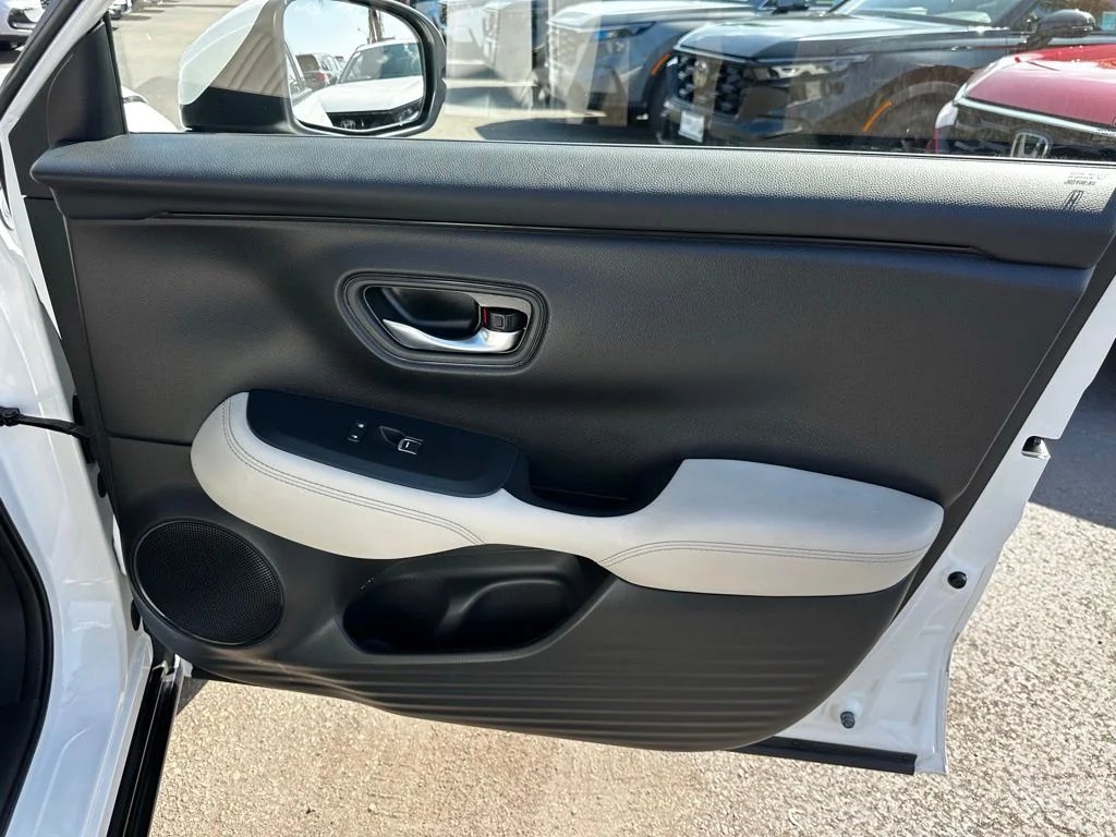 Used 2025 White Honda EX-L image 14