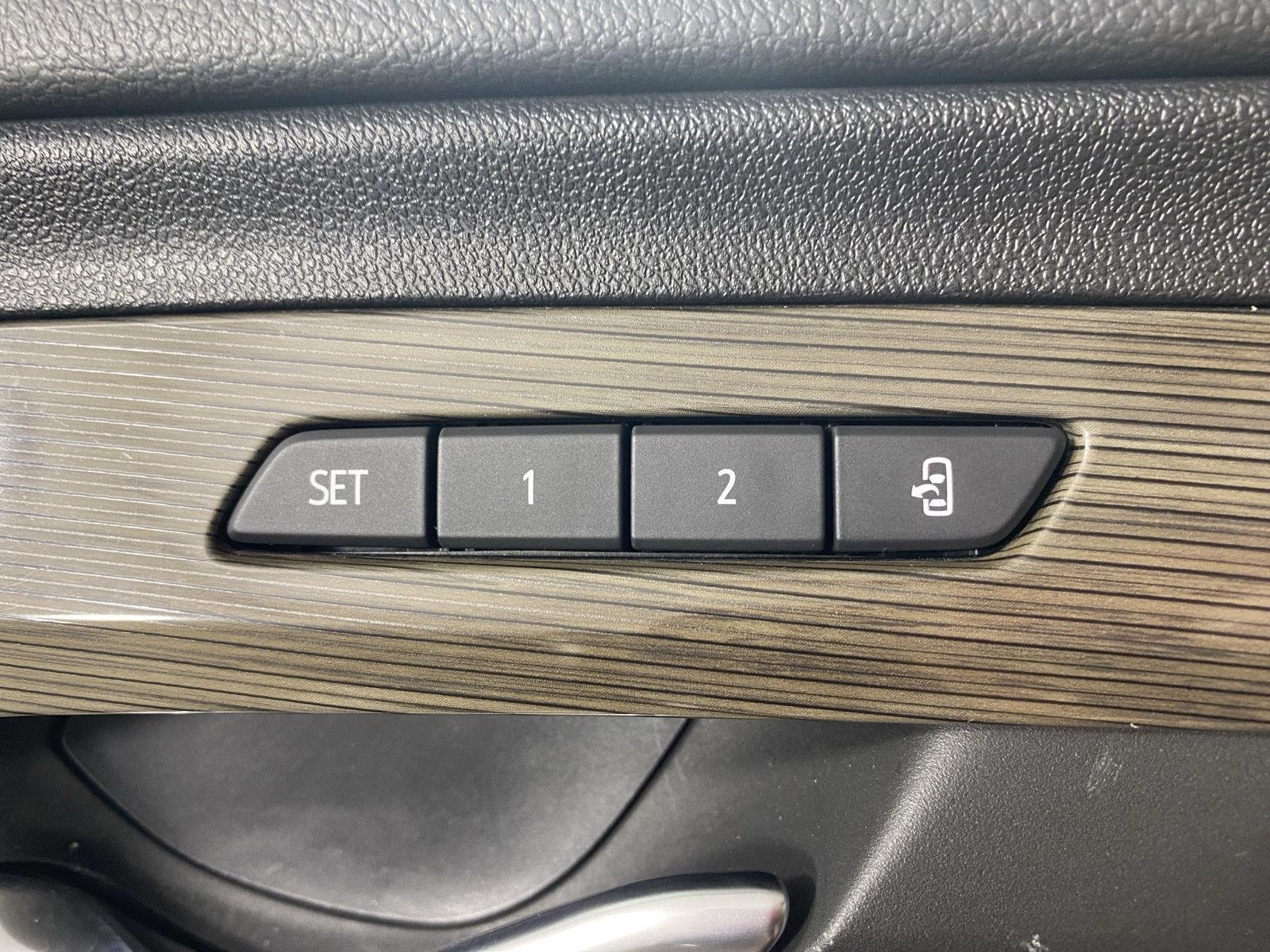Used 2022 Marine Metallic GMC Denali image 23