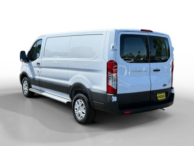 Used 2025 Oxford White Ford Base image 3