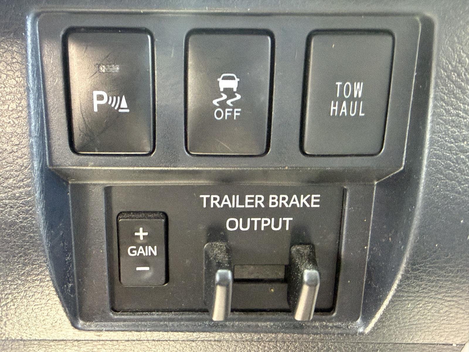 Used 2019 Super White Toyota SR5 image 12