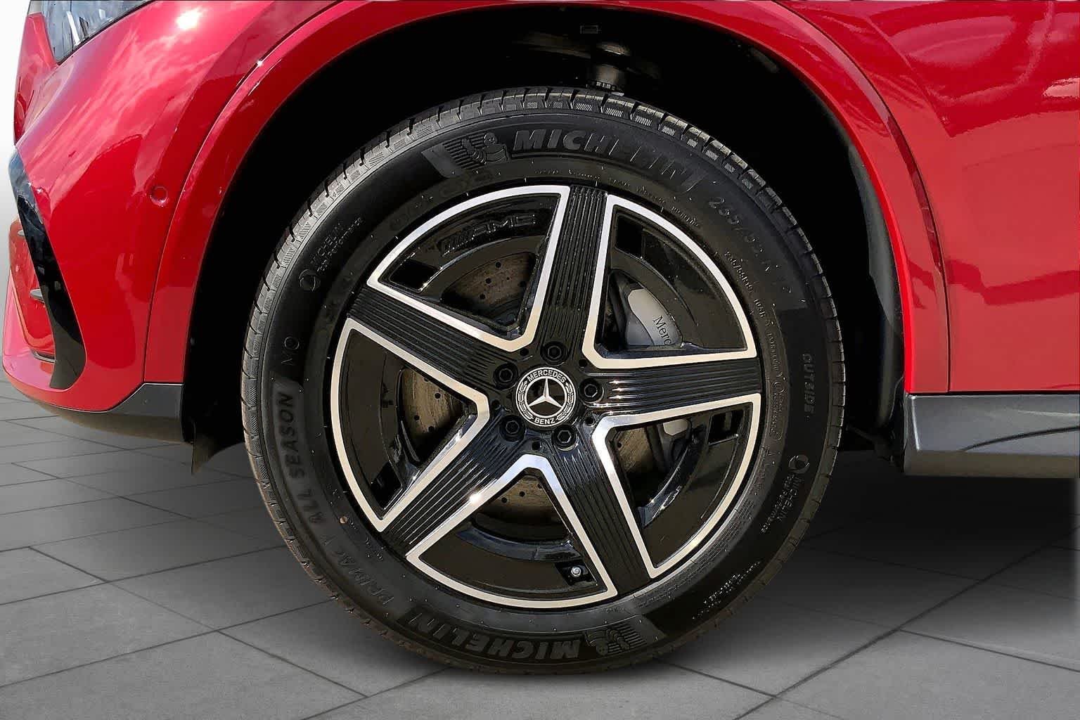 New 2026 MANUFAKTUR Patagonia Red Metallic Mercedes-Benz GLC 300 image 11