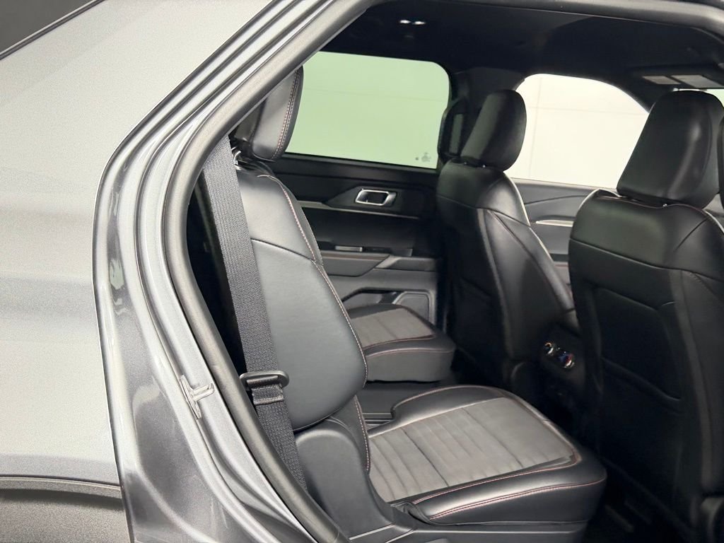 2025 Ford Explorer ST-LINE - Photo 30