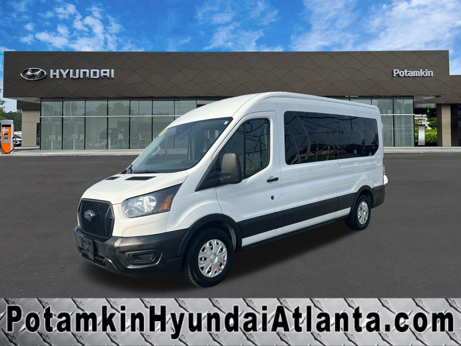 Used 2023 Oxford White Ford XL image 1