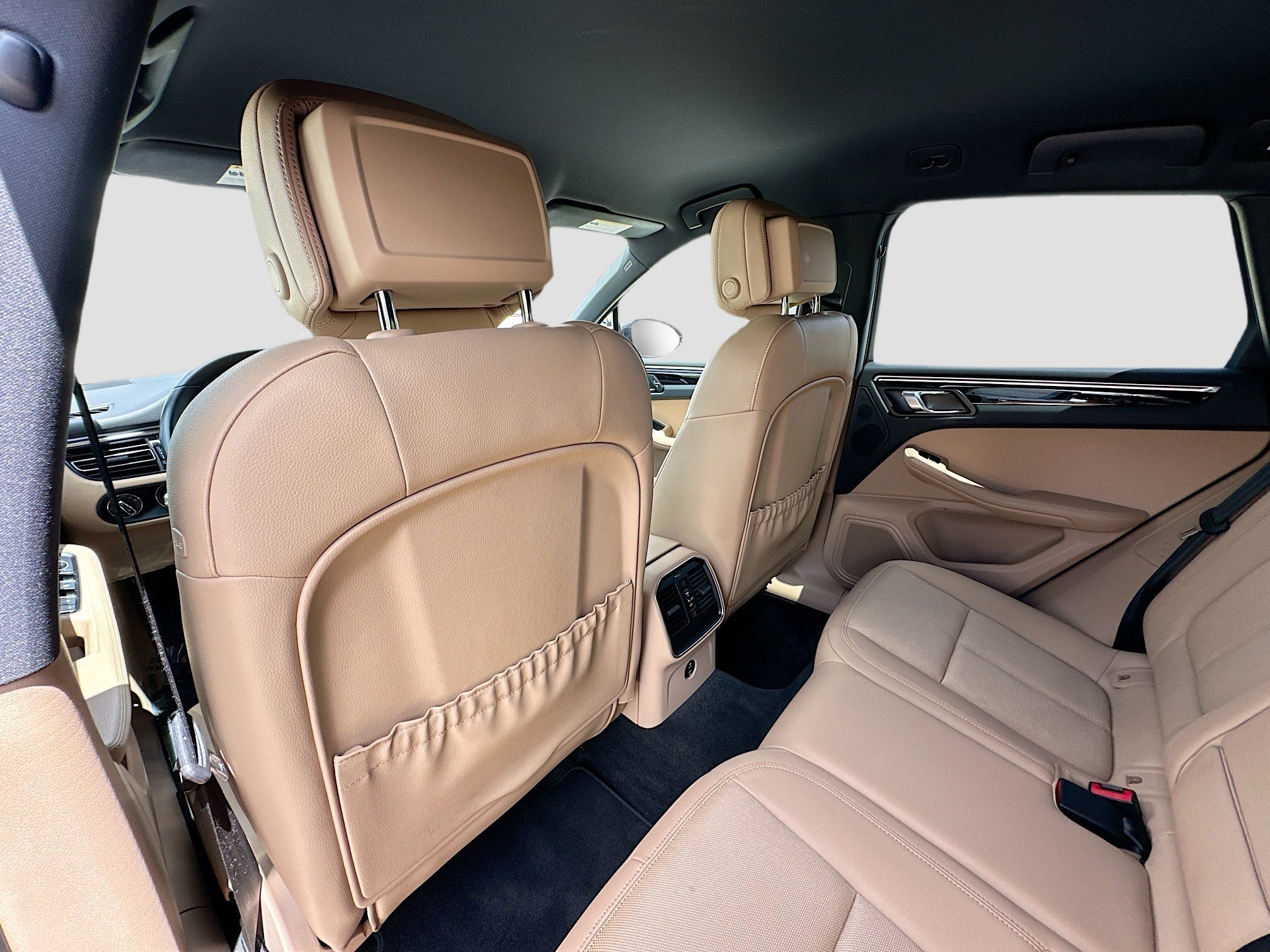 2024 Porsche Macan S - Photo 25