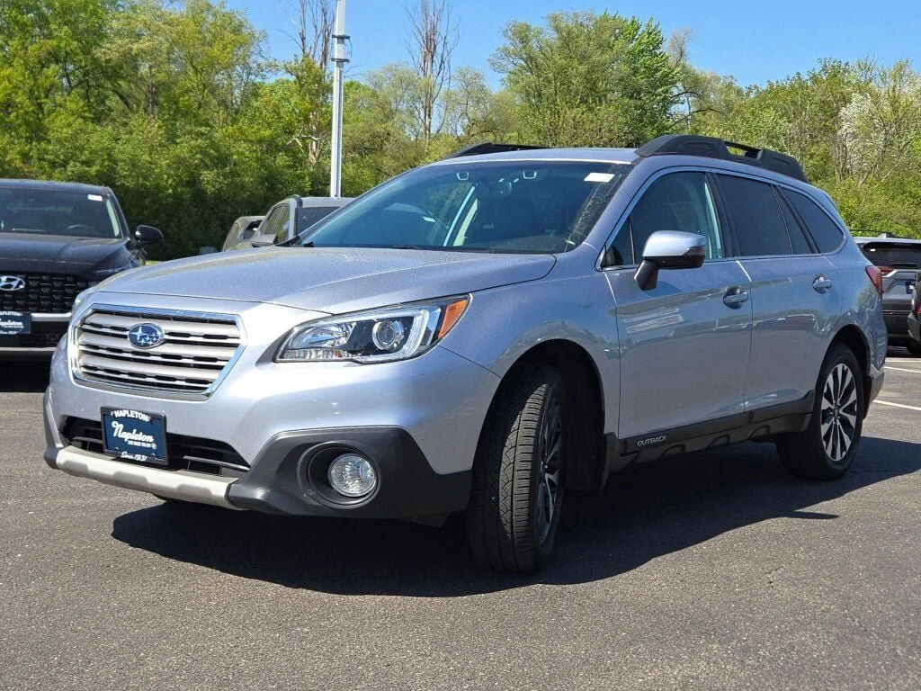 Used 2016 Silver Subaru 2.5i image 5
