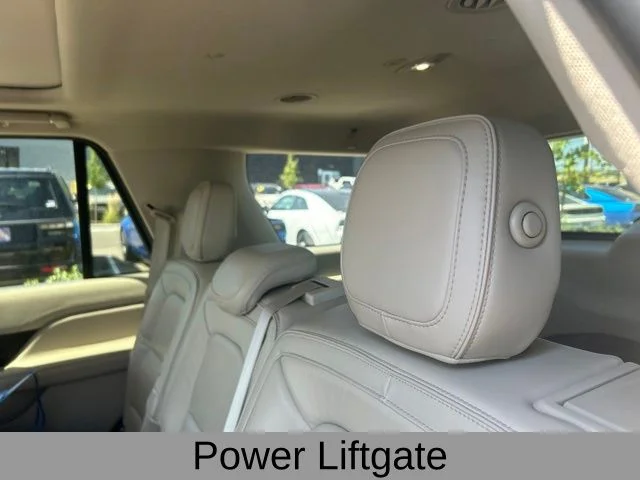 Used 2019 White Lincoln Reserve image 10
