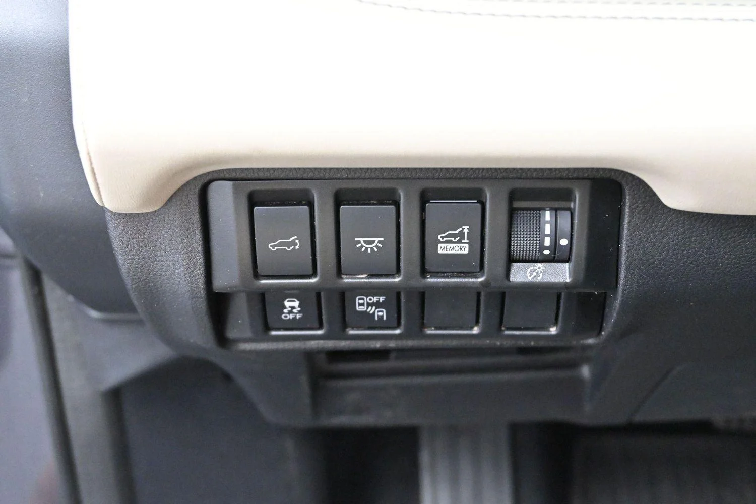 Used 2021 Magnetite Gray Metallic Subaru Limited image 31