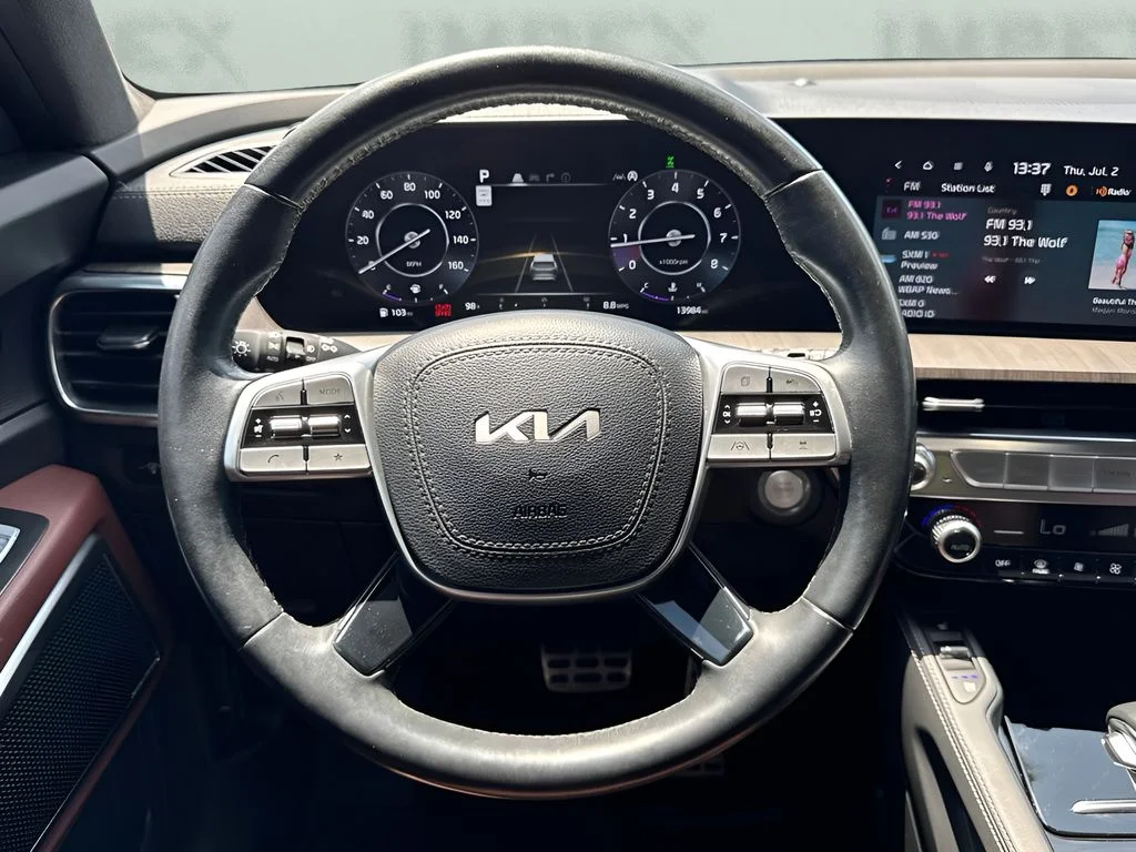 Used 2023 Green Kia SX-Prestige image 17